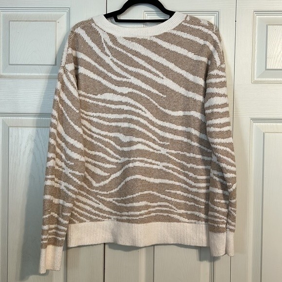 BANANA REPUBLIC Size Small White Tan Animal Print V-Neck Pullover Sweater Zebra - Picture 6 of 6